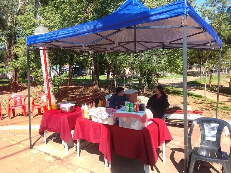 Super panchos y gaseosas