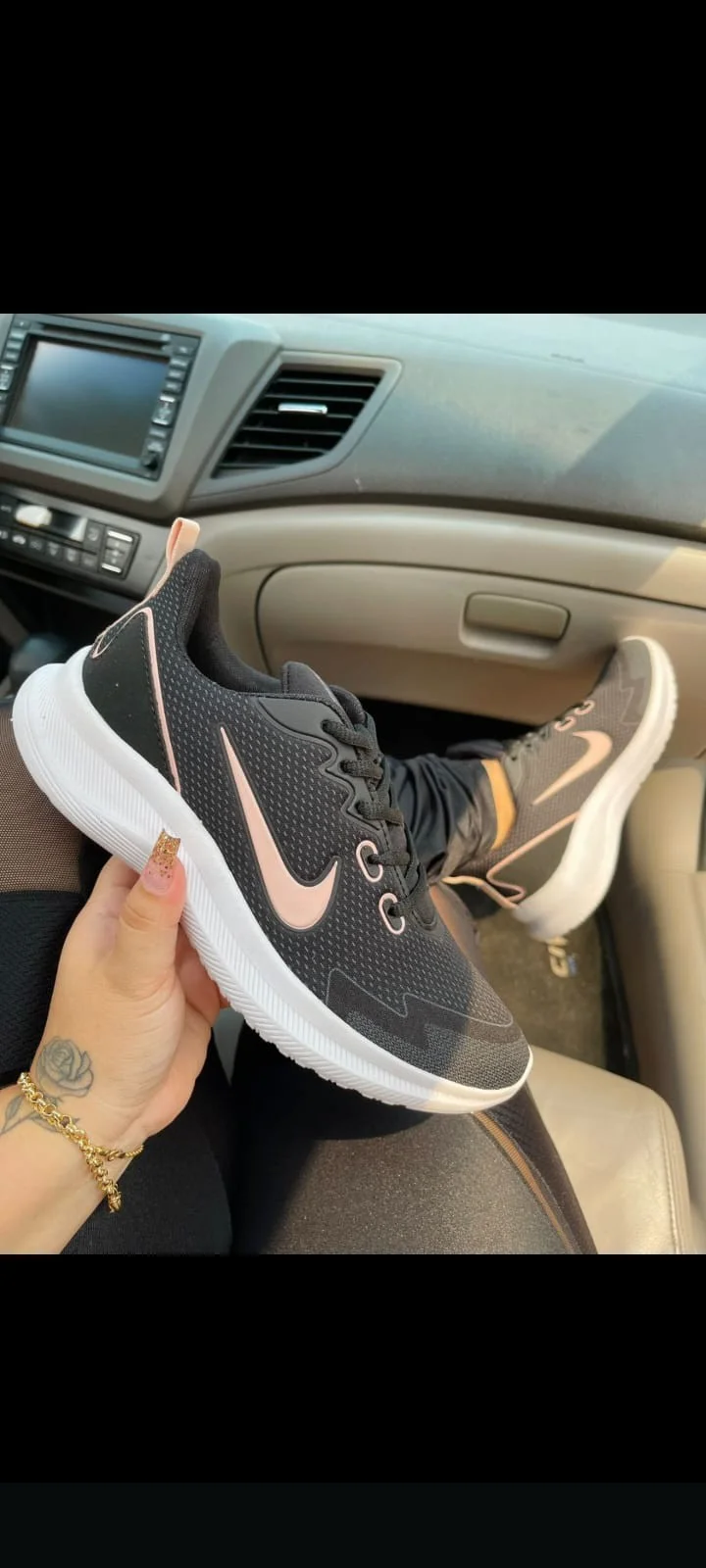 Nike Dama Negro y Rosado