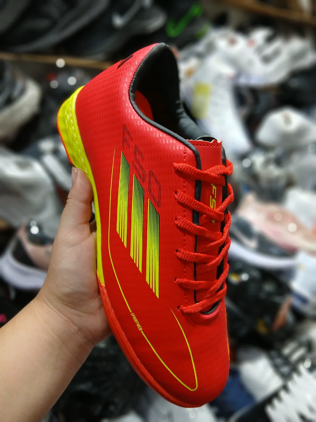 Adidas F50 Rojo y Amarillo Todo Terreno