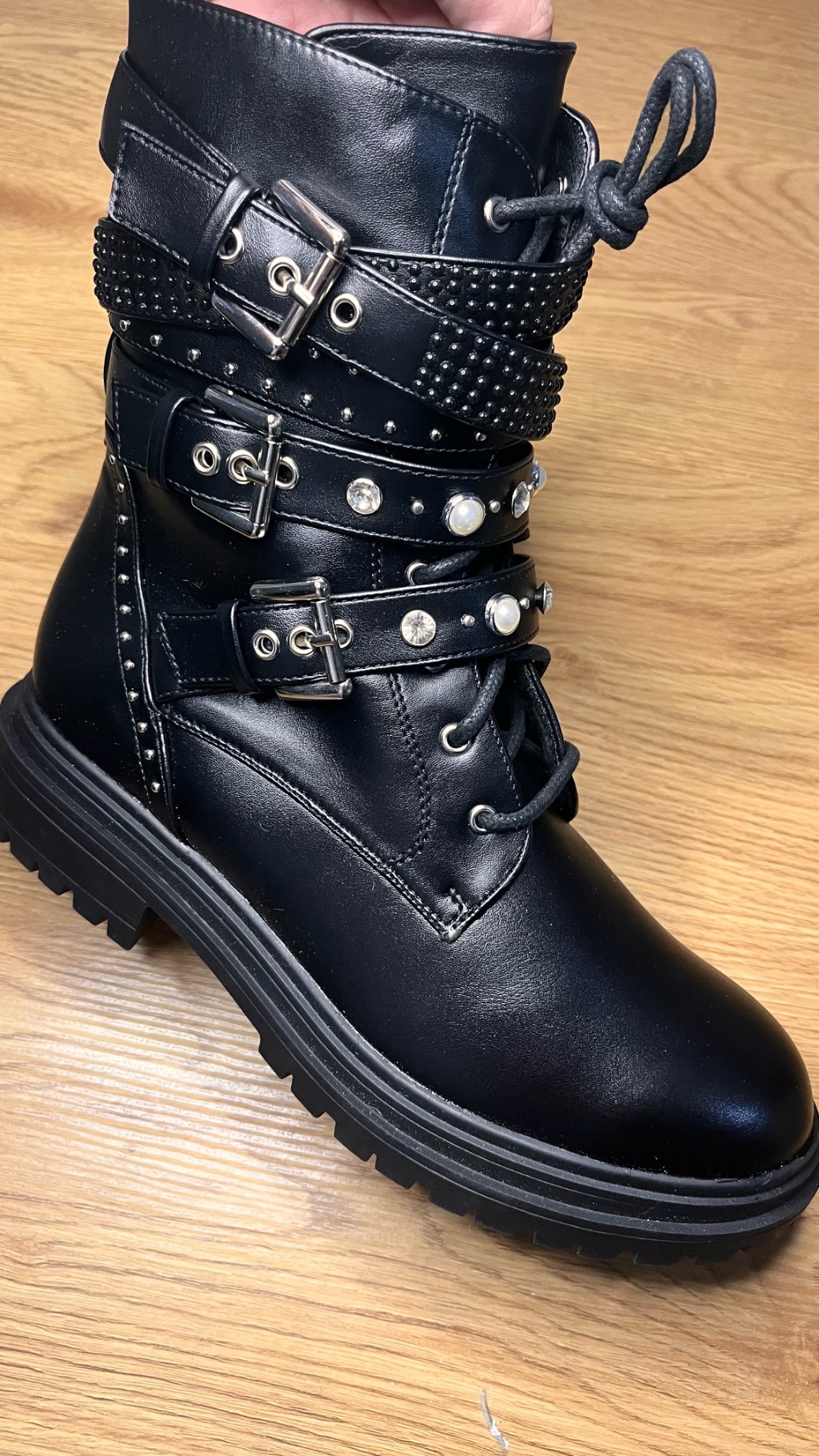 Botas con Hebillas y Tachas Talle 38 | NUEVO