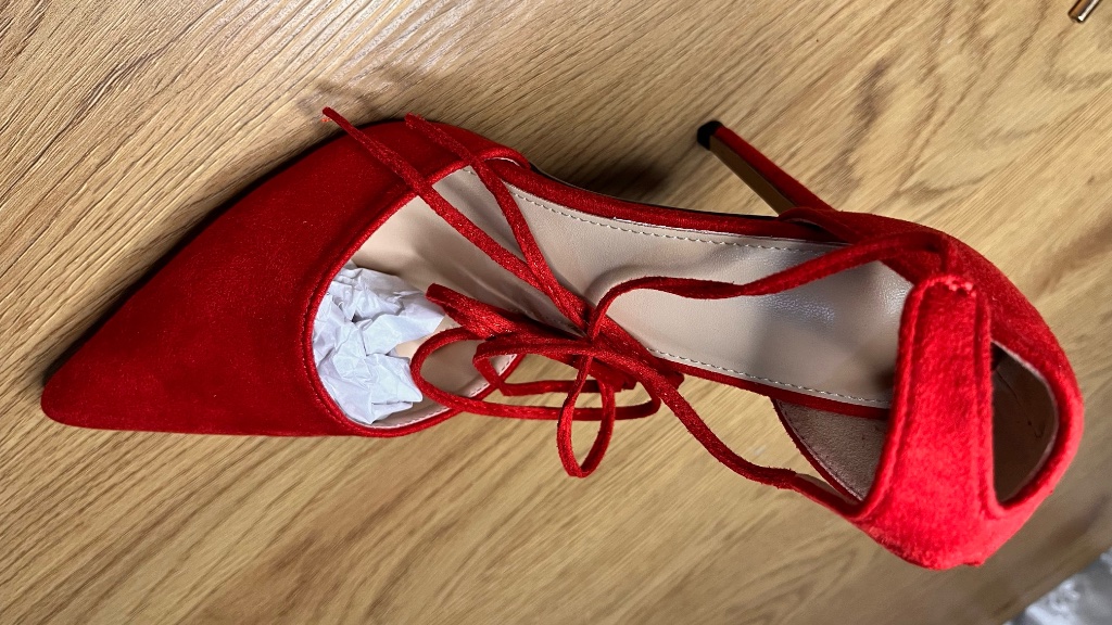 Tacón de Gamuza Rojo Talle 38 | NUEVO