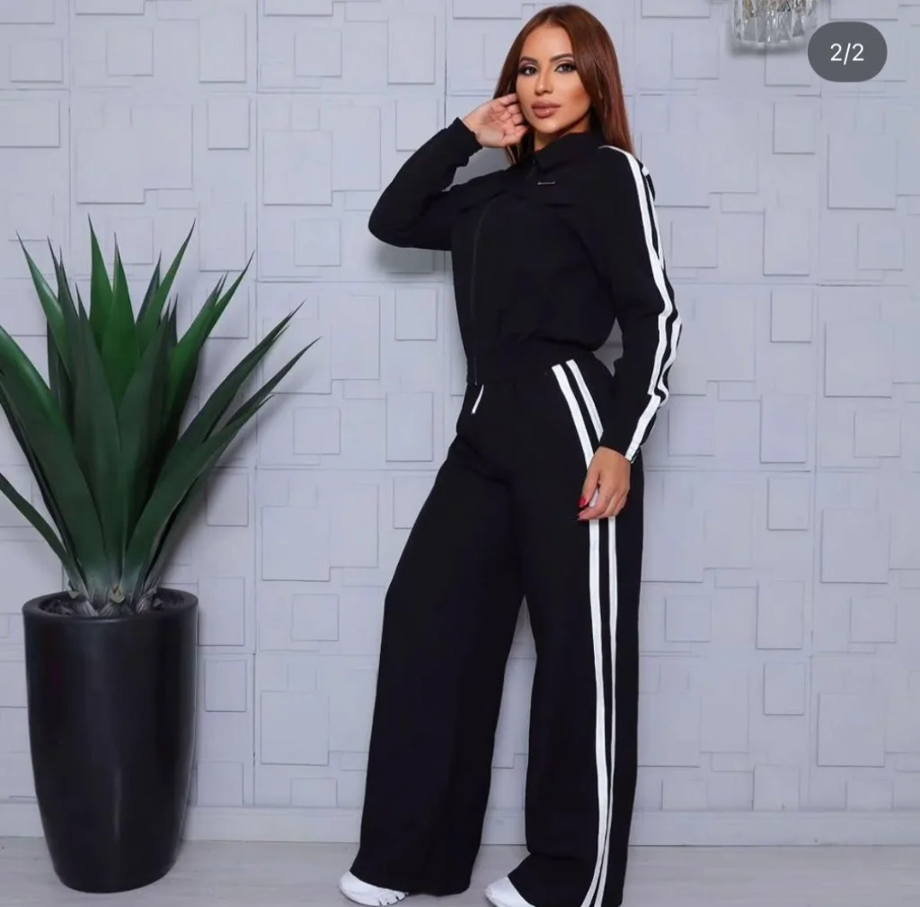 Conjunto Deportivo Negro con Rayas Blancas