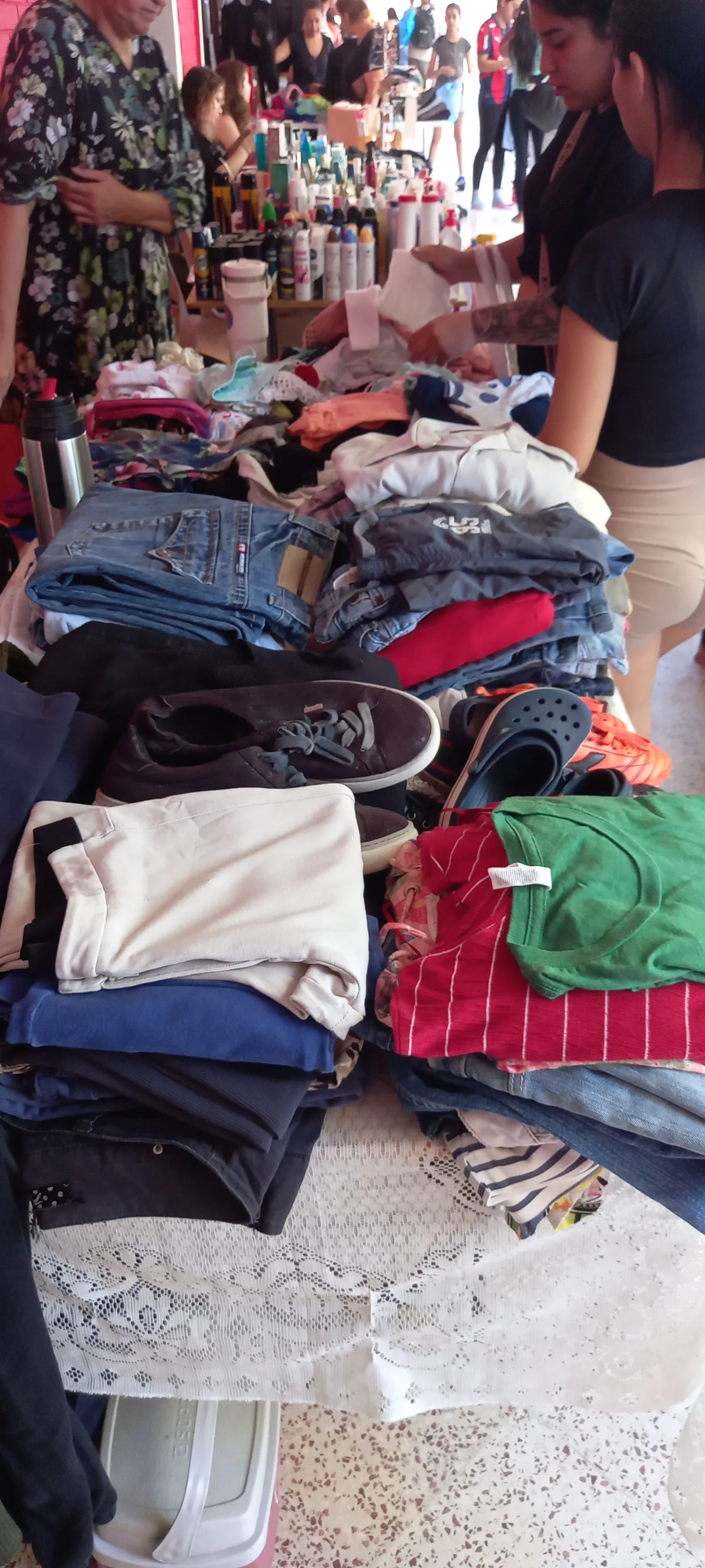 FERIA DE ROPAS EN AFEMOT - 4