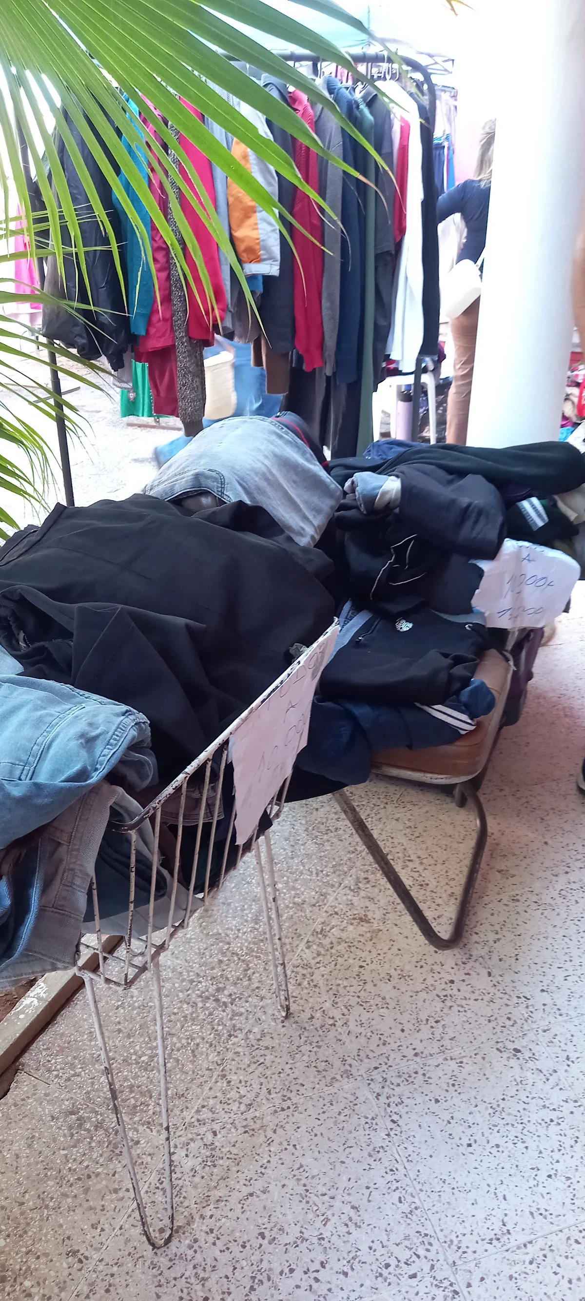 FERIA DE ROPAS EN AFEMOT - 5