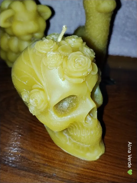 Vela de Cera de Abeja - Calavera con flores
