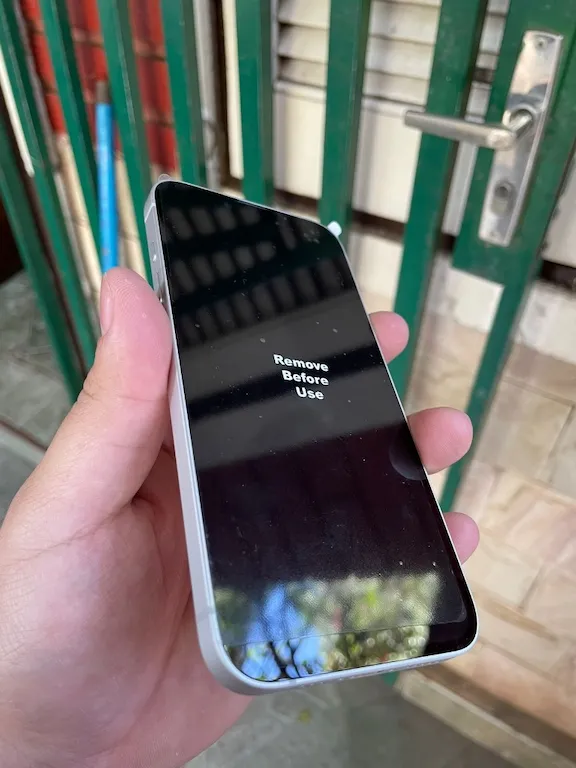 IPhone 16e de 128gb sin uso en Paraguay - 2
