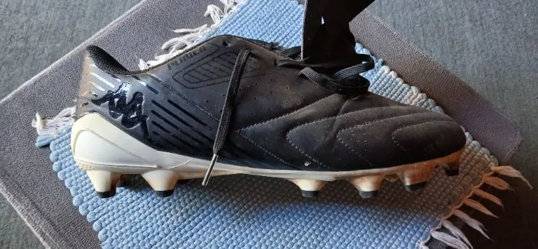 Botin de fútbol Uk 9