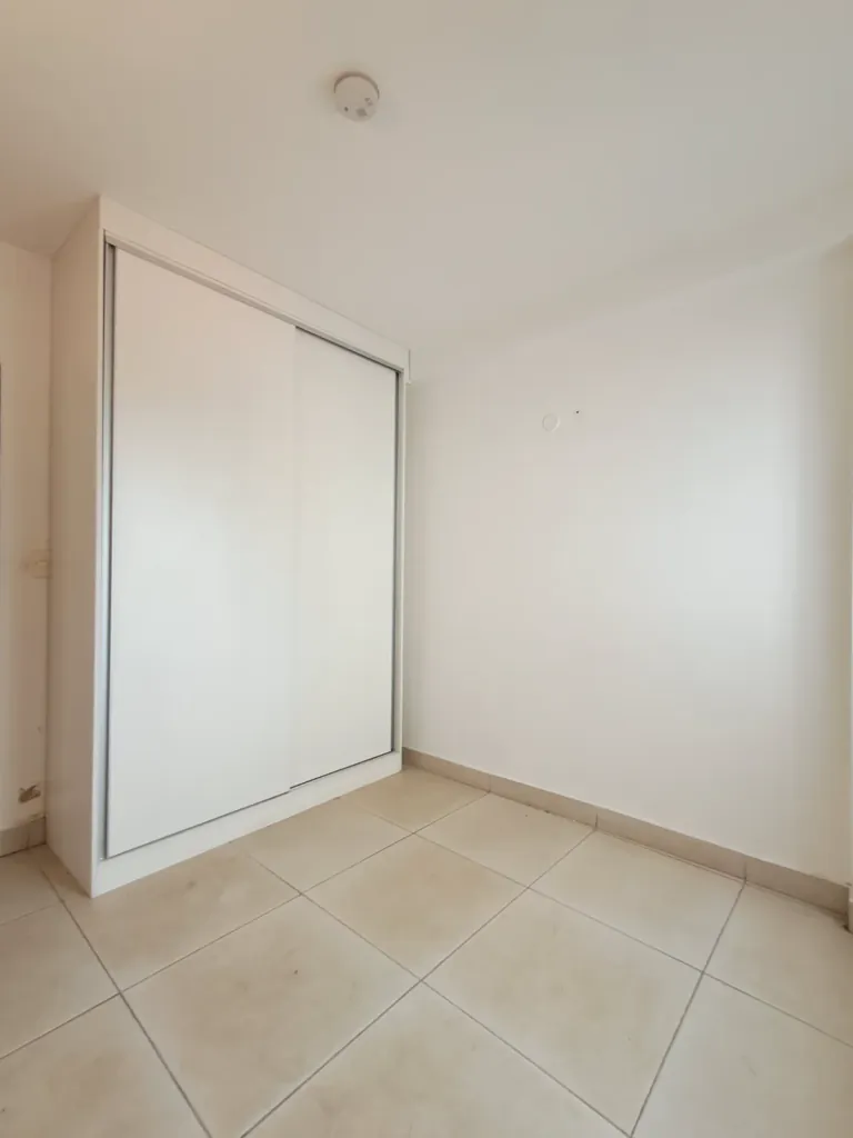 Departamento de 2 dormitorios zona IPS ingavi - 5