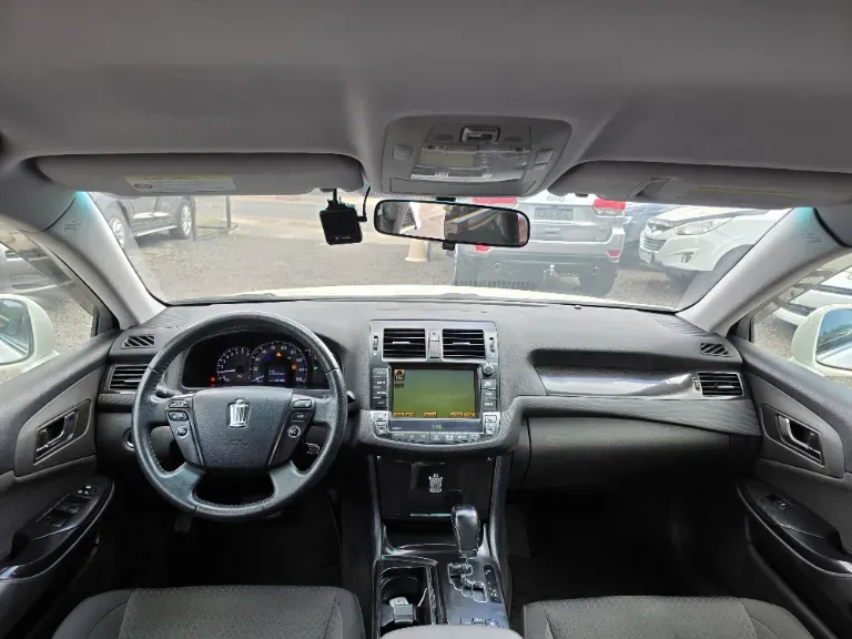 Toyota crown - 2