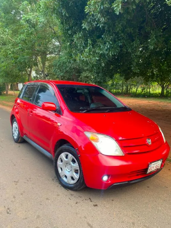 Toyota ist 2002/2003