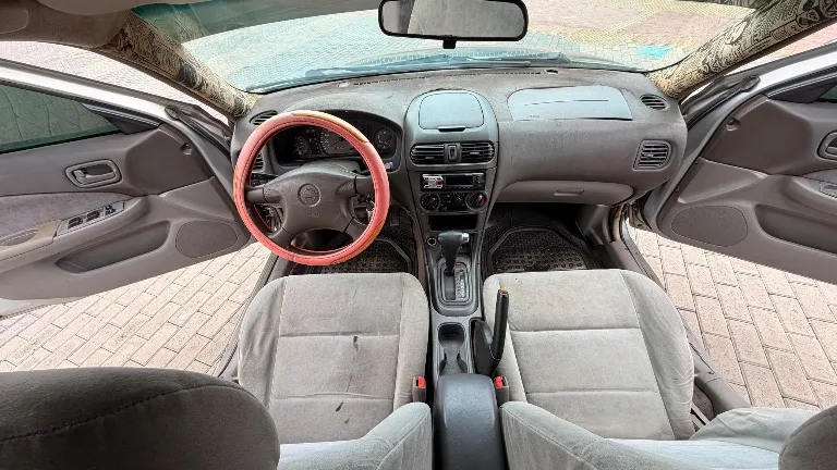 Nissan SUNNY año 2000 automático 1.5 - 3