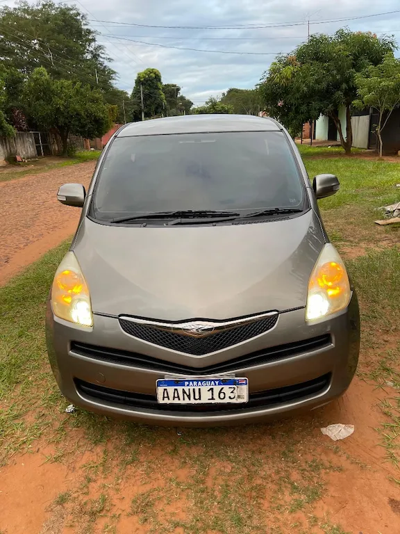 Toyota Ractis 2008 único dueño - 3