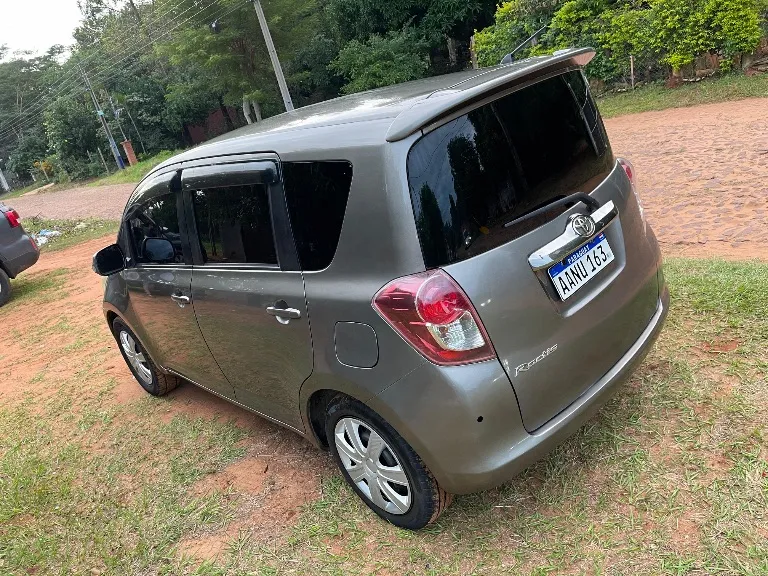 Toyota Ractis 2008 único dueño - 4